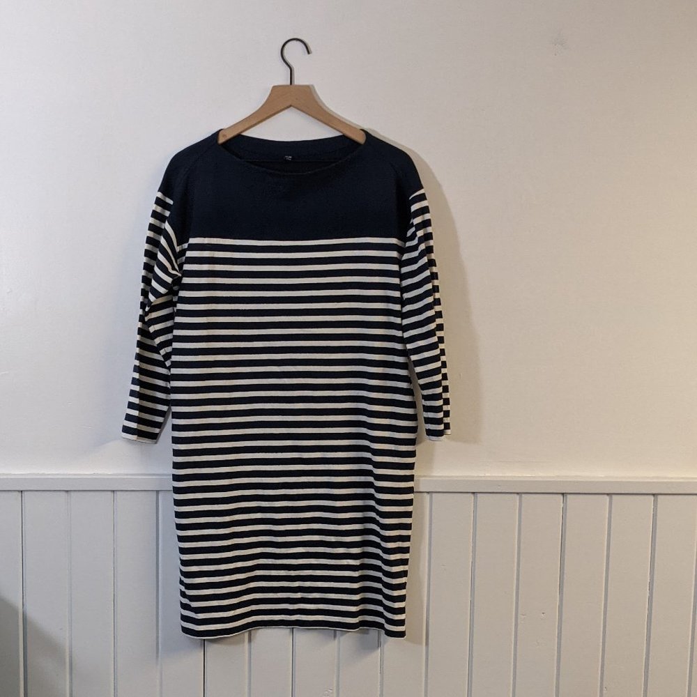 UNIQLO L Navy Knit Striped Shift Dress